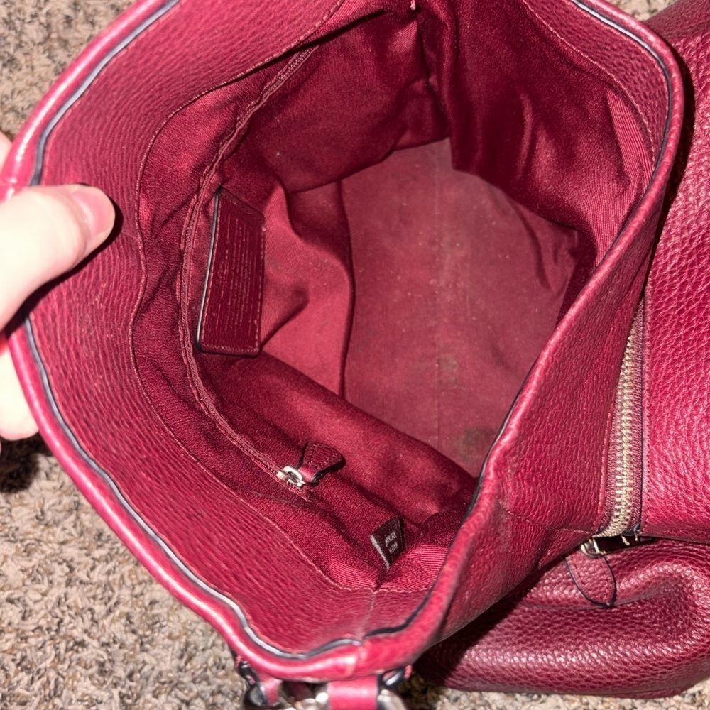 Vintage Coach Authentic Deep Red Leather Shoulder Bag - Picture 8 of 13
